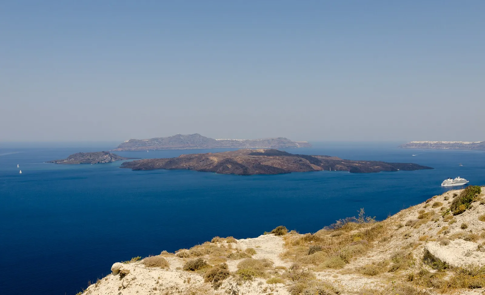 The caldera with Nea Kameni, Palea Kameni and Thirasia, seen from the crater rim